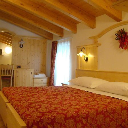 Hotel Pizzo Degli Uccelli Castello Tesino Kültér fotó