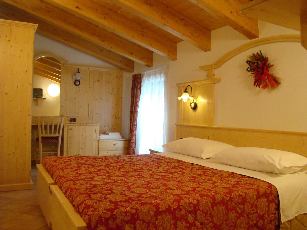 Hotel Pizzo Degli Uccelli Castello Tesino Kültér fotó