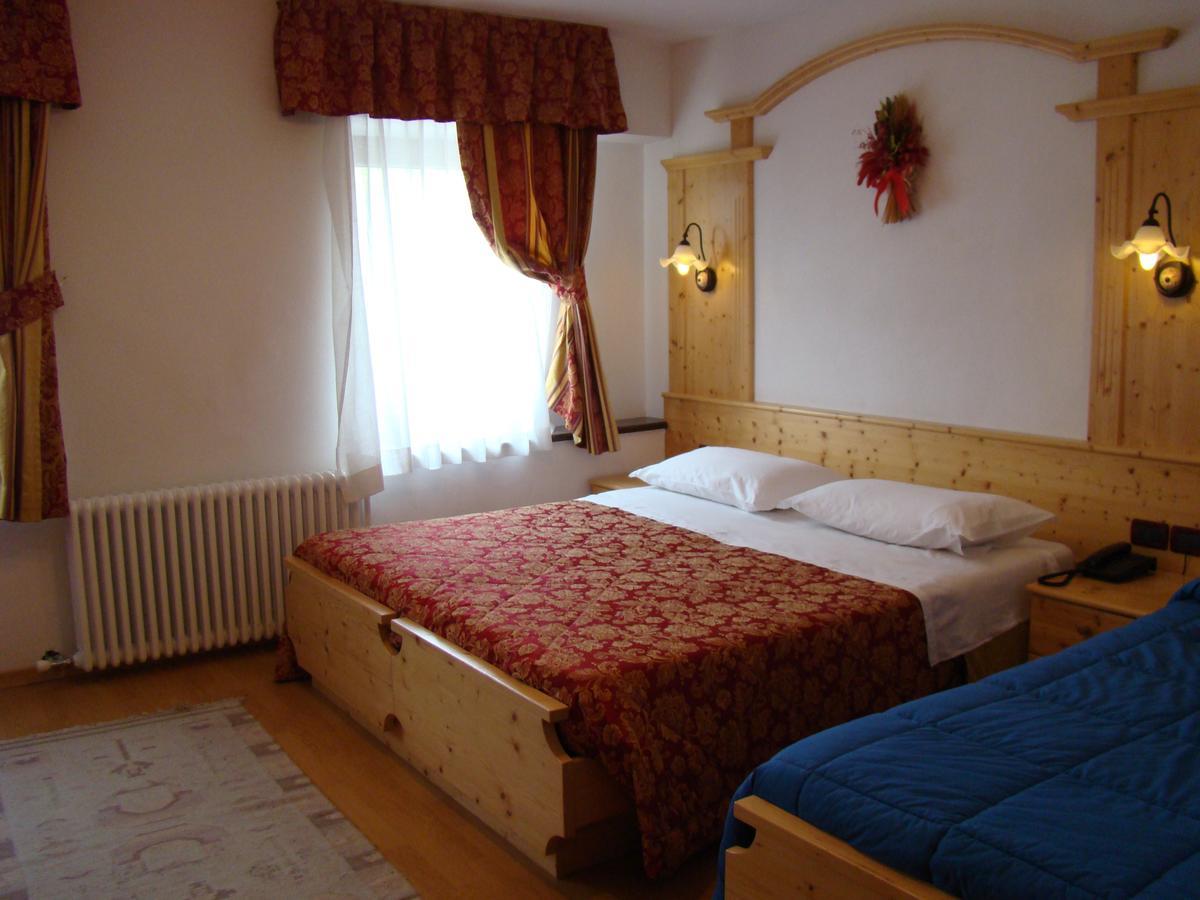 Hotel Pizzo Degli Uccelli Castello Tesino Kültér fotó